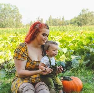 Meet your Posher, Crystal